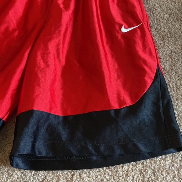 Nike Dri Fit Shorts size large - Picture 3 of 7